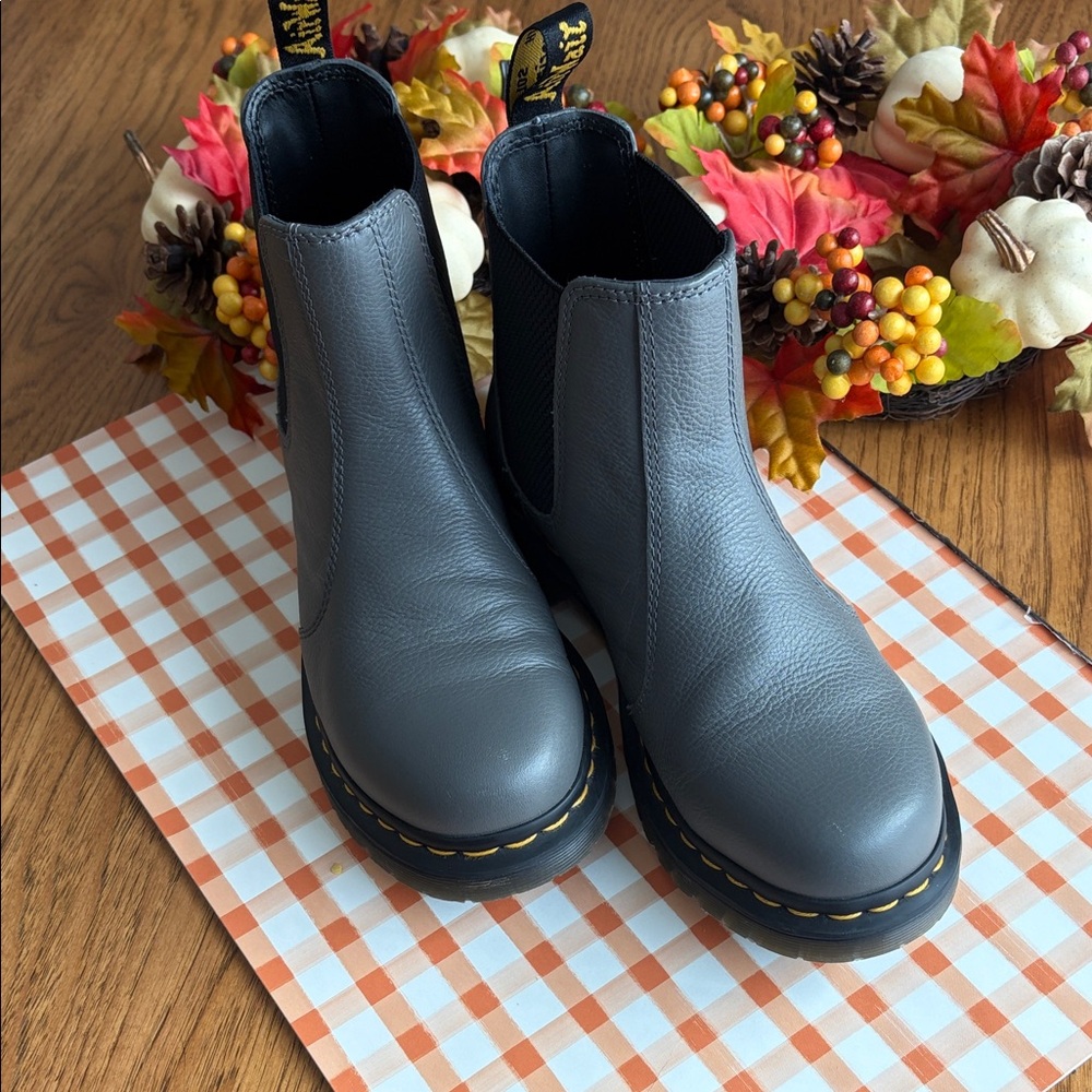 Dr. Martens Gray Leather Chelsea Boots size 8